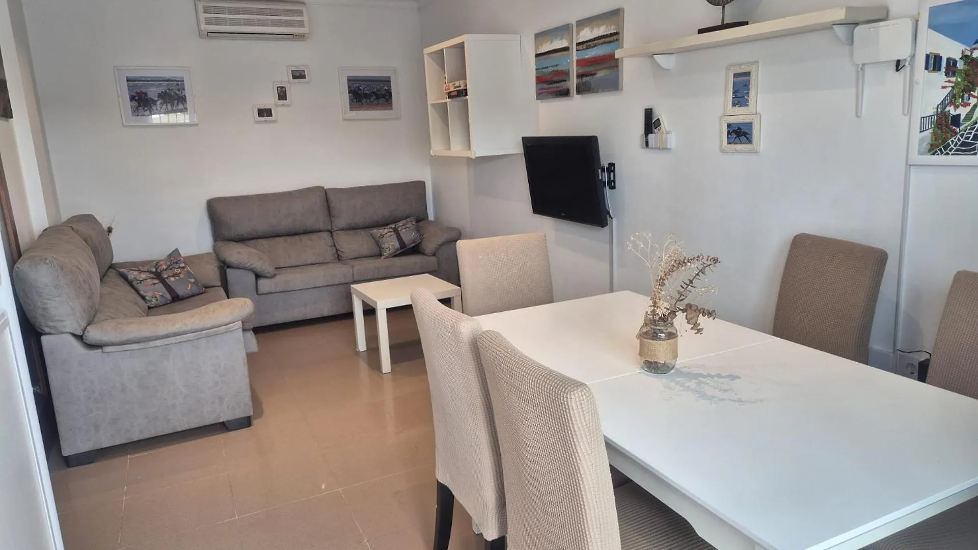 Mykonos Entre Cepas Guest House Sanlucar de Barrameda Spain